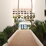 2 Min Walk To - Private Solarium *