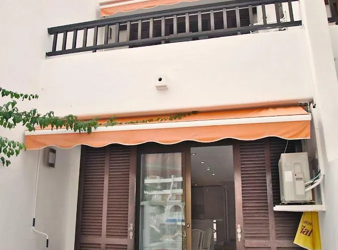 Holiday home 2 Min Walk To - Private Solarium *