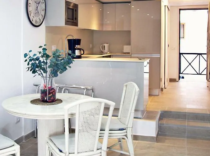 2 Min Walk To - Private Solarium אדחה