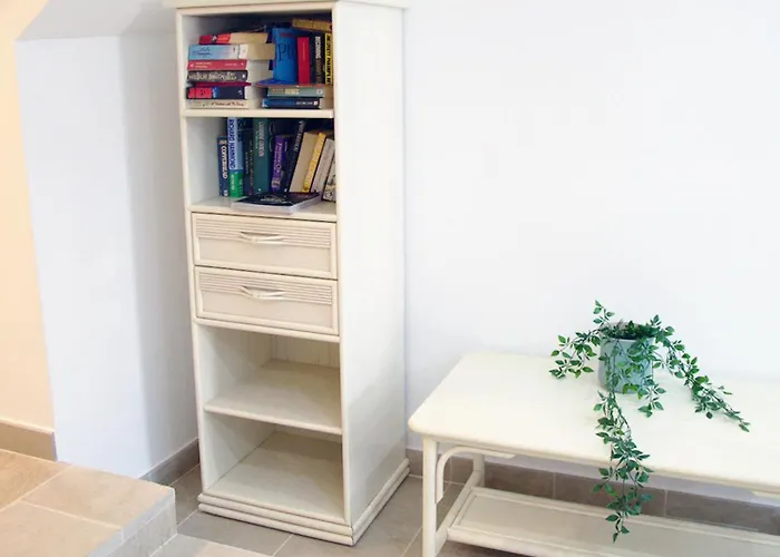 בית נופש 2 Min Walk To - Private Solarium אדחה