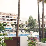 2 Min Walk To - Private Solarium 度假居 *