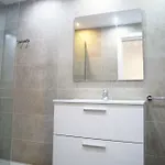 2 Min Walk To - Private Solarium 度假居 *